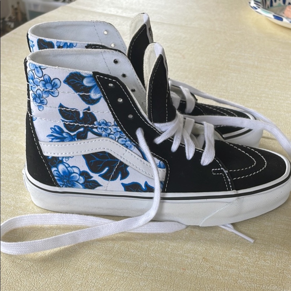 Womens size 6.5 vans high tops